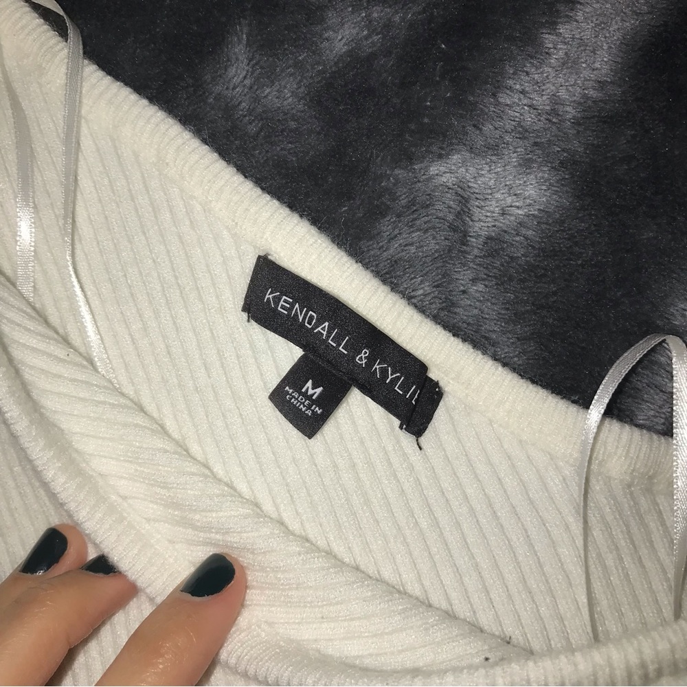 White One-Shoulder Ribbed Knit Top - Express - Picture 2 of 3